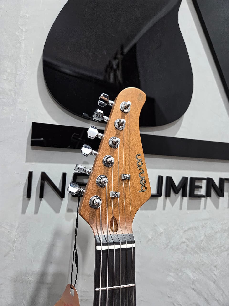 GUITARRA BENSON HARDY T MD M5 OB CHROME IX. - Imagem 4