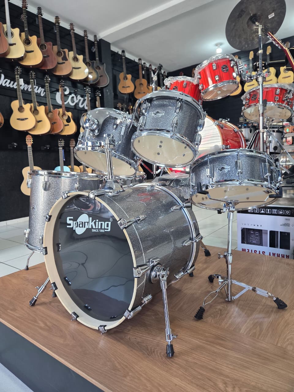 BATERIA SPANKING DRUM SILVER SPARKLE - BUMBO 20 2 SURDOS - Image 4